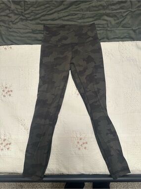 Lulu Camo aligns